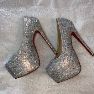 SPARKLY PLATFORM HEELS